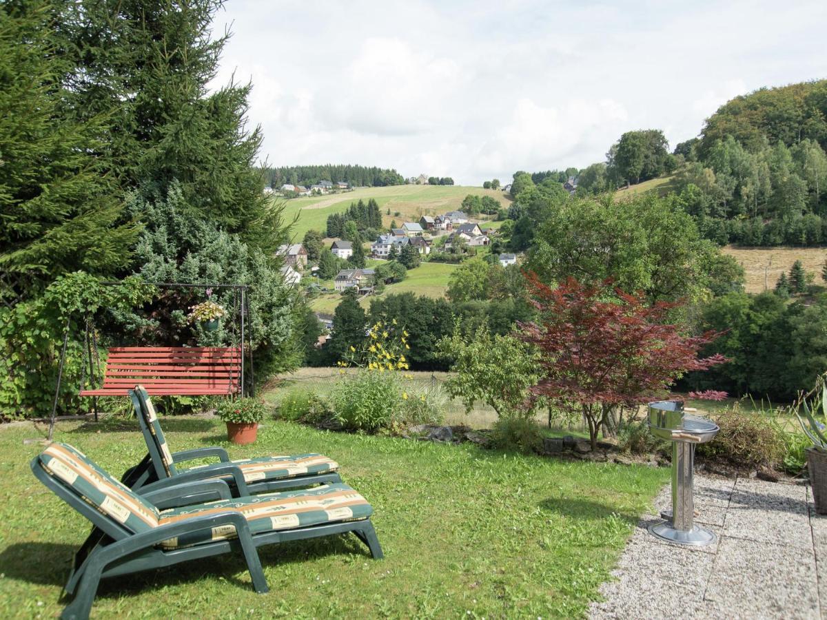 Cozy Apartment In Ore Mountains With Balcony Breitenbrunn  Pokoj fotografie