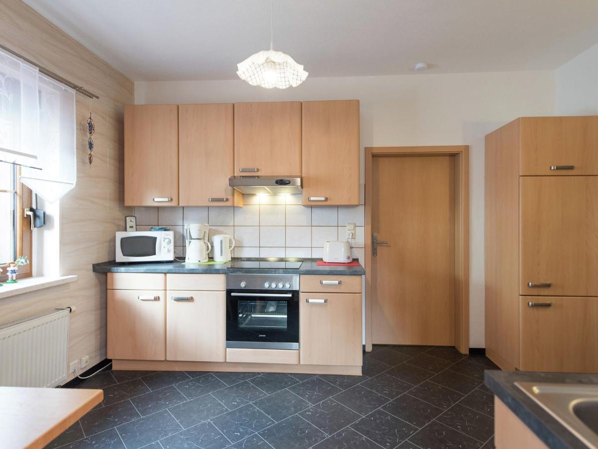 Cozy Apartment In Ore Mountains With Balcony Breitenbrunn  Pokoj fotografie