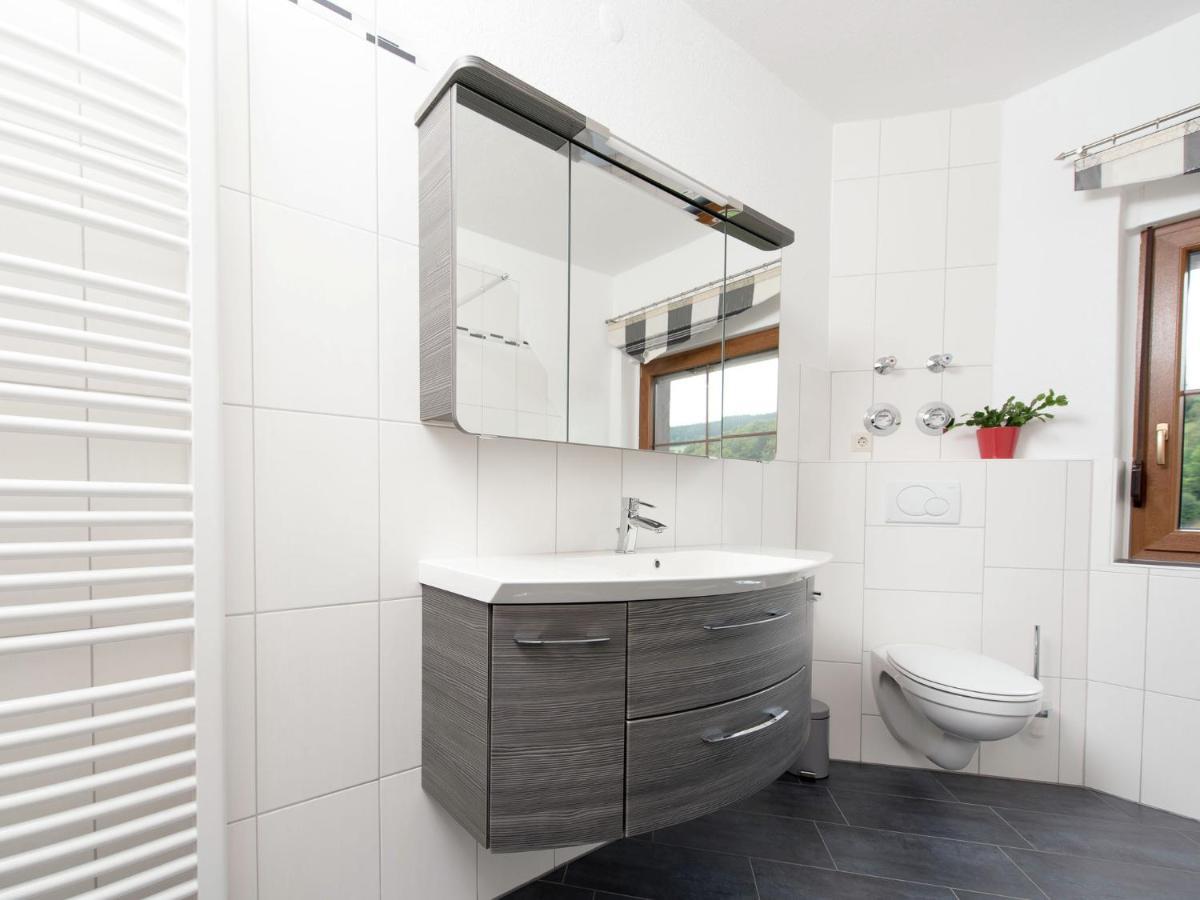 Cozy Apartment In Ore Mountains With Balcony Breitenbrunn  Pokoj fotografie
